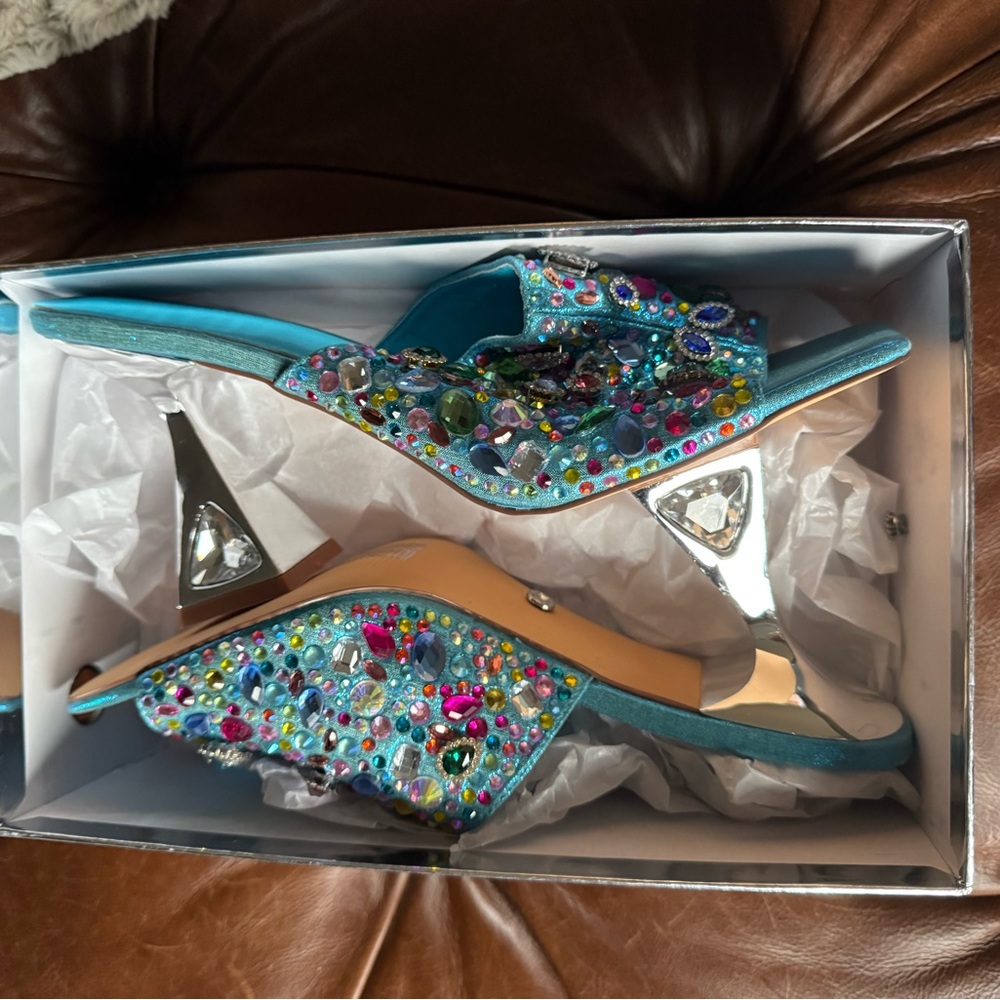 Turquoise sandals - Picture 5 of 5